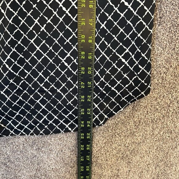 Express Women’s Printed V-Neck Downtown Cami Black Print Size XS NWT $44 - Picture 13 of 16